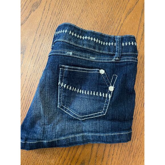 Eighty Eight Jean Shorts Size 11 - Picture 3 of 6